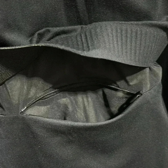 Fabletics Jacket,Hip pockets,thumb holes,hidden mesh back w/media pocket - Picture 12 of 15